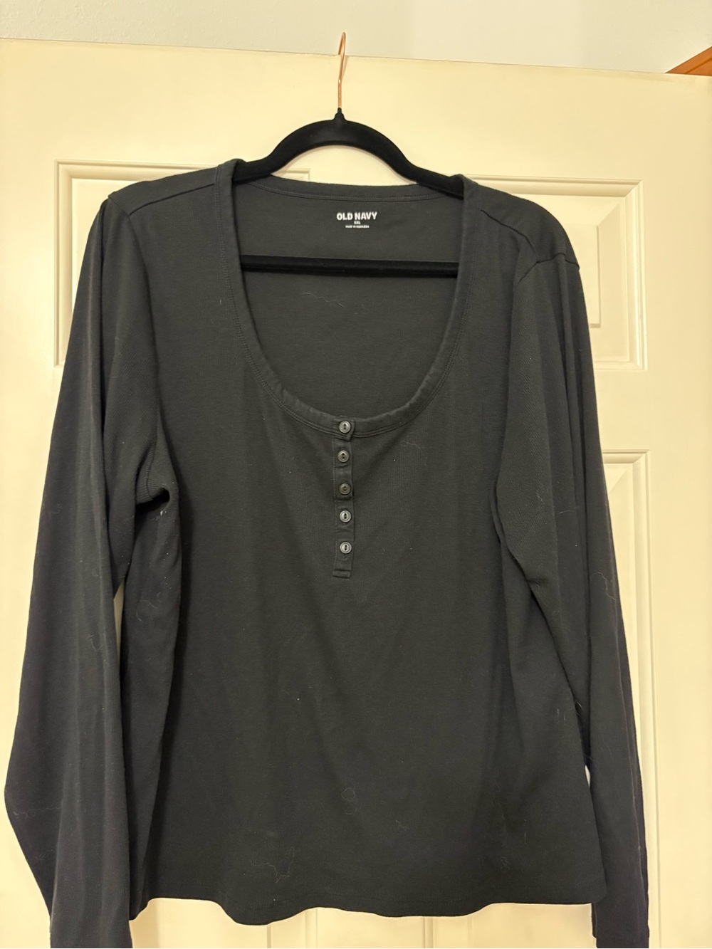 Old Navy Black Long-Sleeve Scoop Henley Top